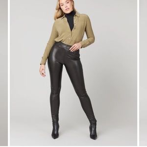 Spanx leather like skinny ankle pant size: PETITE M